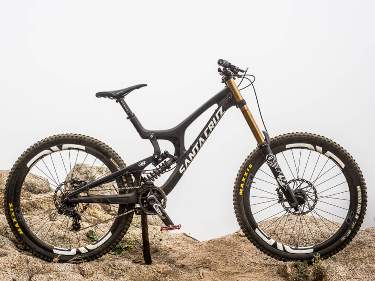 Reviewed: Santa Cruz V10 - BikeMag