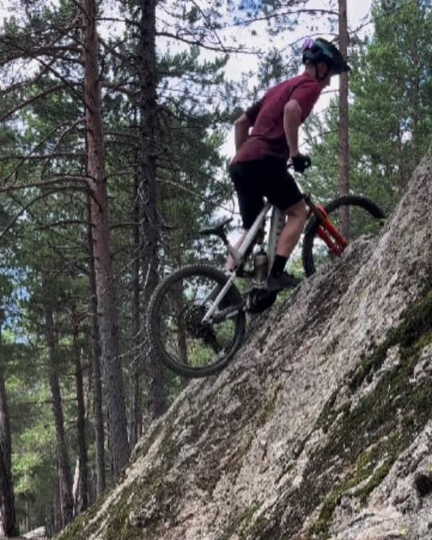 Brake-mounted Bimotal Elevate turns mountain bikes into electric bicycles