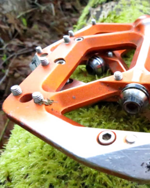 HT AE03 Flat Pedal Review - BikeMag