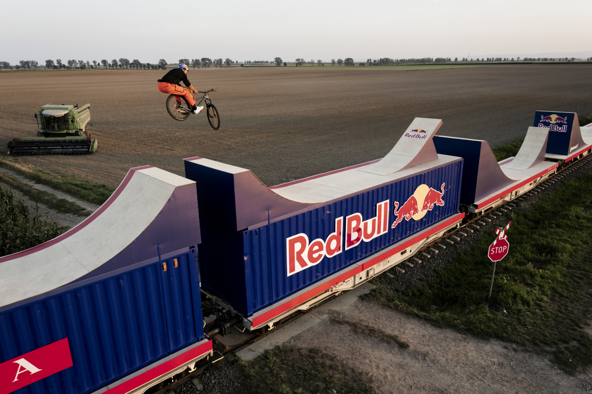 Dawid Godziek Making History & Blowing Minds