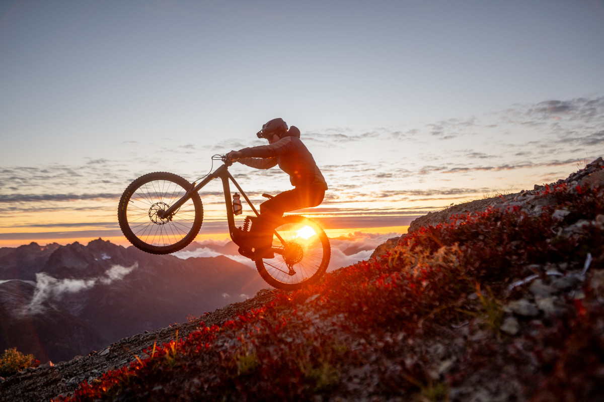 Must See First Mountain Bike Descent on Vancouver Island’s 5040 Peak