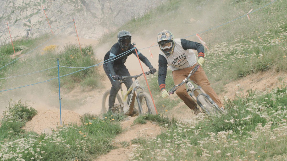 World's Largest Mass-Start Mountain Bike Race Kicks Off at the Top of
a Glacier