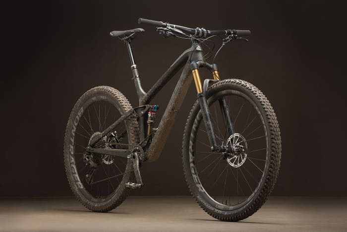 specialized stumpjumper vs trek fuel