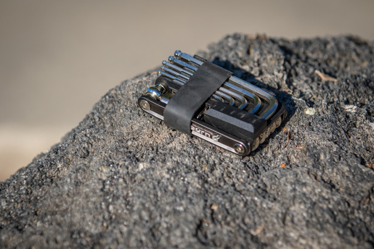 Review: Blackburn Wayside Multi-tool - BikeMag