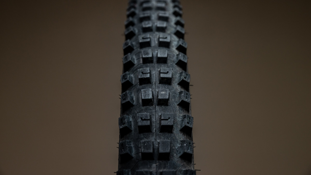 Kenda downhill online tires