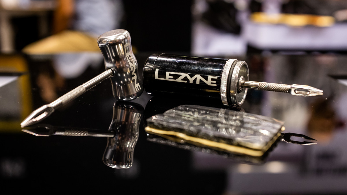 Lezyne v11 best sale