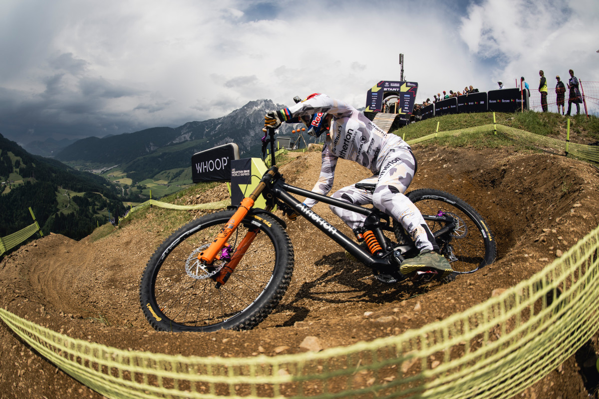 Uci downhill online