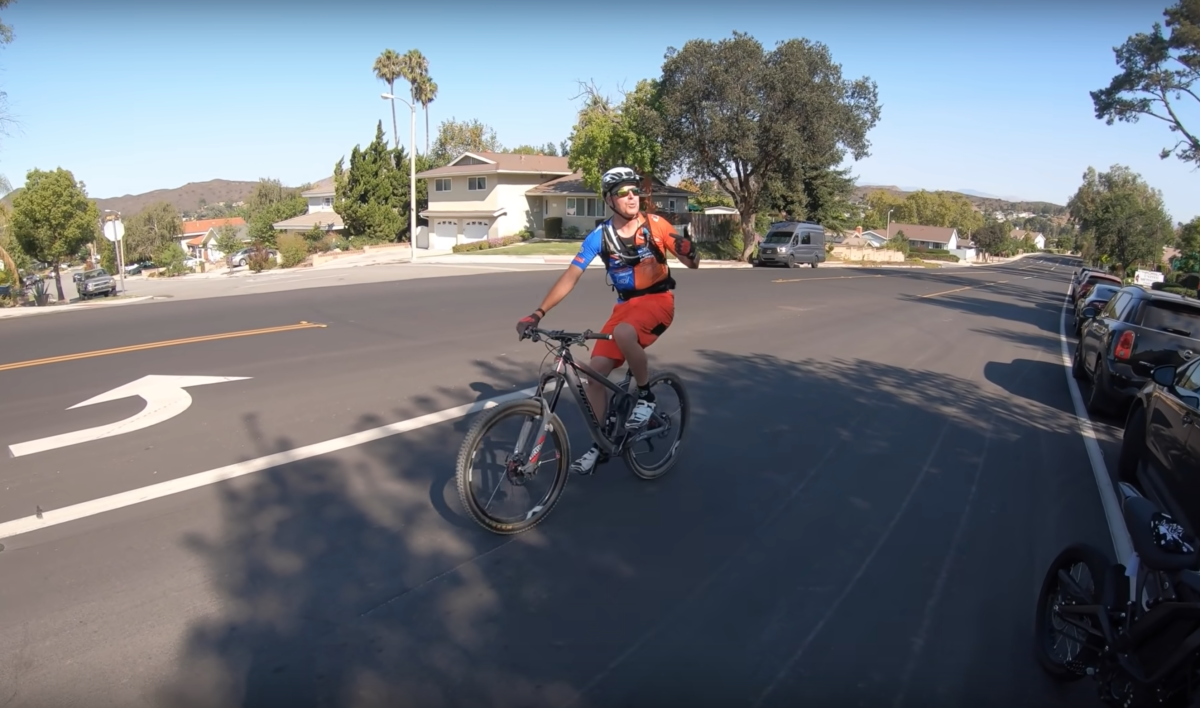 Mountain Biker Chews Out e-Moto Riders: 